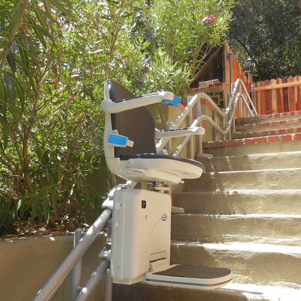 Mesa Outdoor curved stairway staircase